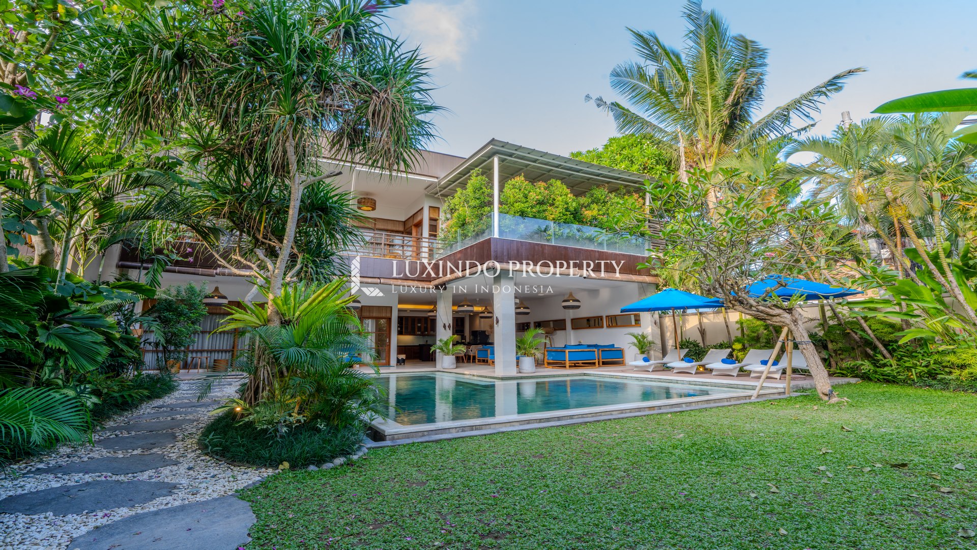 BERAWA - 14-BEDROOM VILLA ESTATE IN THE TOURISM ZONE (LHV1079)